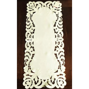 Behúň dekoračný v krémovej farbe