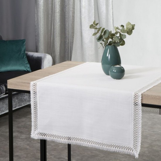 Biely dekoračný obrus na stôl s čipkovaným lemom po okrajoch