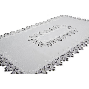 Biely dekoračný behúň na stôl zdobený čipkou