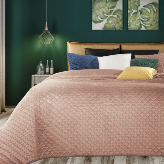 Prešívaný pudrovo ružový dekoračný prehoz na posteľ 