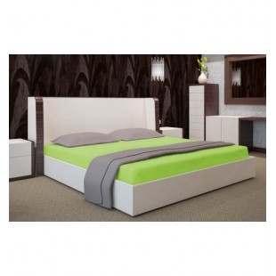 Napínacia kvalitná posteľná plachta v sýto zelenej farbe