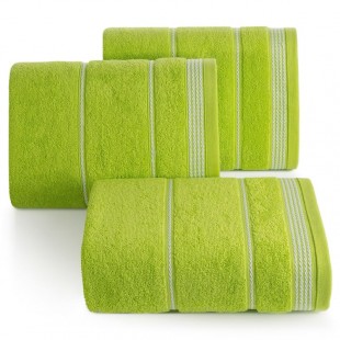 Zelený bavlnený uterák s ozdobným vzorom
