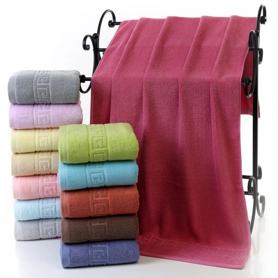 Ružový bavlnený kúpeľňový ručník so vzorom