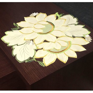 Kvetinový okrúhly dekoračný obrus