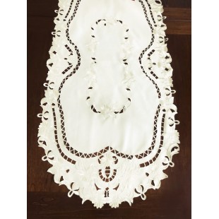 Krémový dekoračný behúň so vzorom