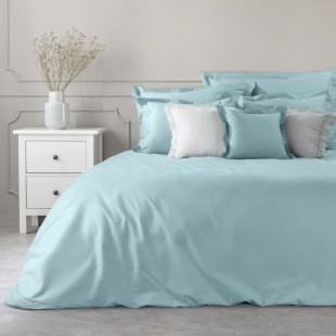 Modrý dekoračný prehoz na posteľ zo saténovej bavlny