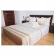 Bielo kapučínový prehoz na posteľ s elegantným vzorom