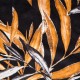 Čierny zamatový záves s oranžovým rastlinným motívom