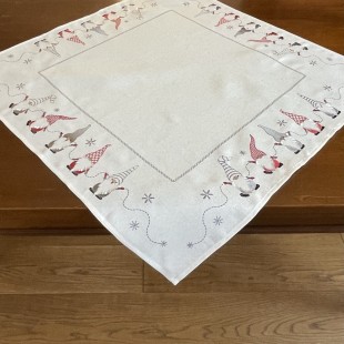 Dekoračný obrus biely so škriatkami