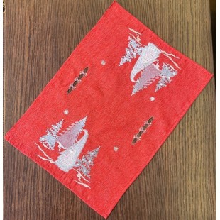 Obrúsok dekoračný červený so stromčekmi