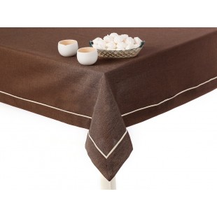 Obrus v hnedej farbe s bielym ozdobným pásikom