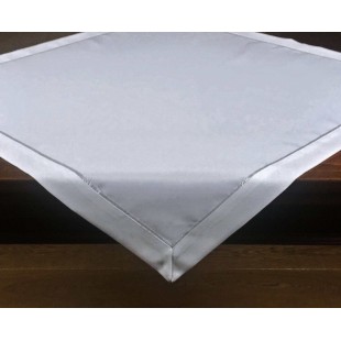 Obrus biely so sivým ozdobným pásikom