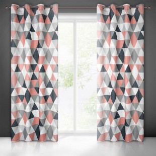 Záves s ružovým geometrickým vzorom