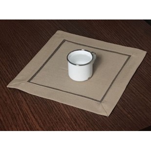 Obrúsok v béžovej farbe s hnedým lemom