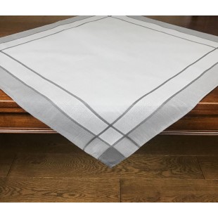 Obrus štvorcový v odtieňoch sivej farby