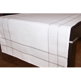 Behúň biely so striebornými pásikmi