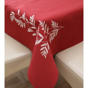 Obrus červený s rastlinným motívom