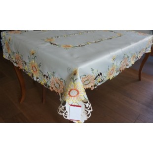 Obrus biely so žltými kvetmi