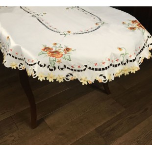 Obrus oválny krémový so žltými kvetmi