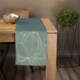 Behúň tmavomentolový s ozdobným kvetom