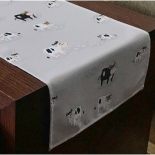 Behúň svetlosivý s motívom kravičiek