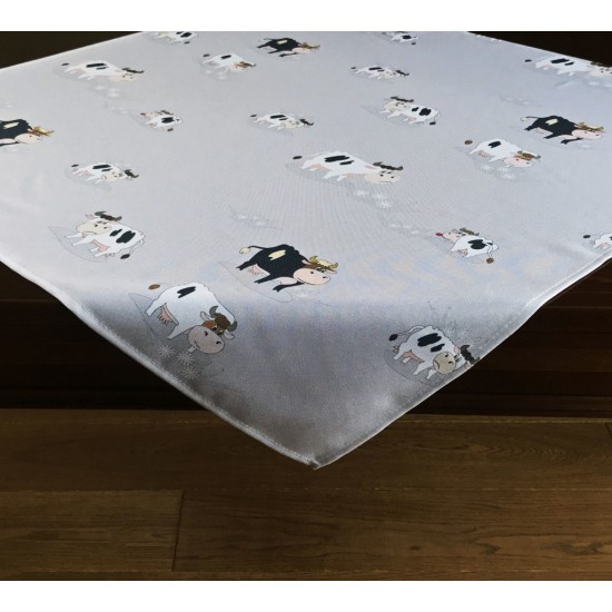 Dekoračný obrus svetlosivý s kravičkami