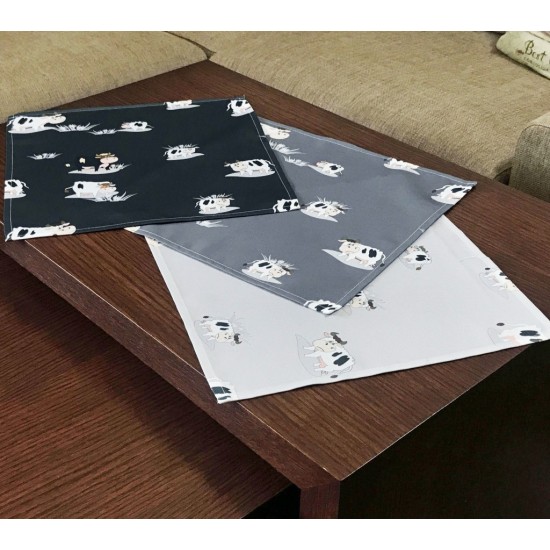 Obrúsok svetlosivý štvorcový s kravičkami