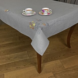 Obrus sivý s motívom ruží