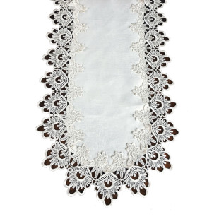 Biely oválny dekoračný behúň na stôl s čipkou