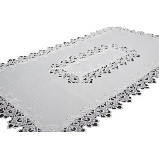Biely dekoračný behúň na stôl zdobený čipkou