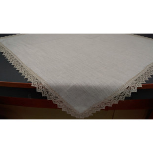 Dekoračný obrus na stôl s elegantným lemovaním v béžovej farbe