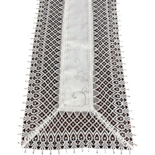 Dekoračný krémový behúň s ozdobným lemom