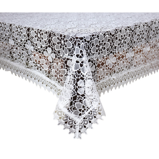 Biely dekoračný obrus s ozdobným lemom
