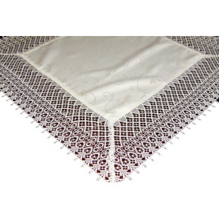 Krémový dekoračný obrus s ozdobným lemom