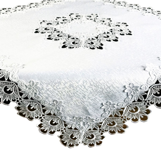 Dekoračný obrus biely s čipkovaným lemom