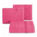 Jednofarebný ružový bavlnený uterák s ozdobným dvojitým pruhom