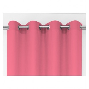 Záves tmavoružovej farby s kruhovým zavesením