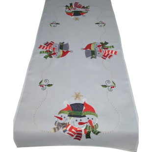 Vianočný behúň na stôl s výšivkou snehuliaka