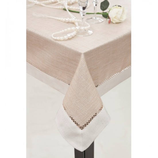 Krémovo béžový obrus na jedálenský stôl