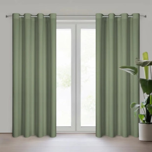 Zelený stredne zatemňujúci záves so zavesením na kruhy
