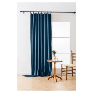 Modrý zamatový záves na riasiacej páske