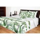 Biely prešívaný prehoz na posteľ so zeleným rastlinným motívom