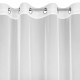 Biela záclona zdobená aplikáciou