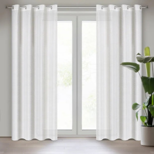 Biela záclona so zlatou aplikáciou