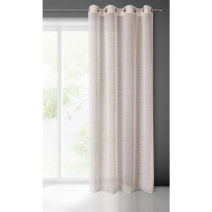 Ružová záclona s bielymi bodkami