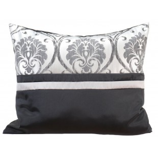 Čierno biela obliečka na vankúš s elegantným motívom